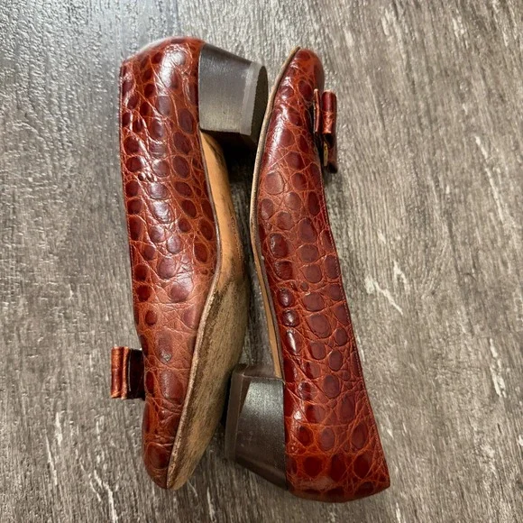 Salvatore Ferragamo Dark Red Croc Embossed Leather Vara Bow Heels Size 7.5 - Picture 7 of 9